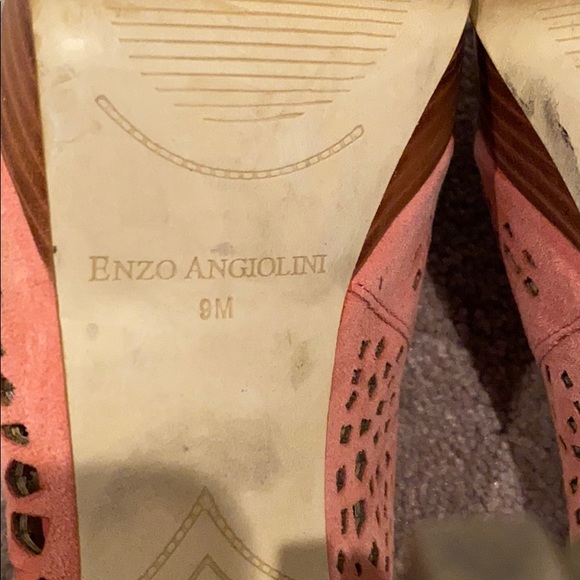 Enzo Angiolini pink suede eyelet heels - Picture 5 of 7